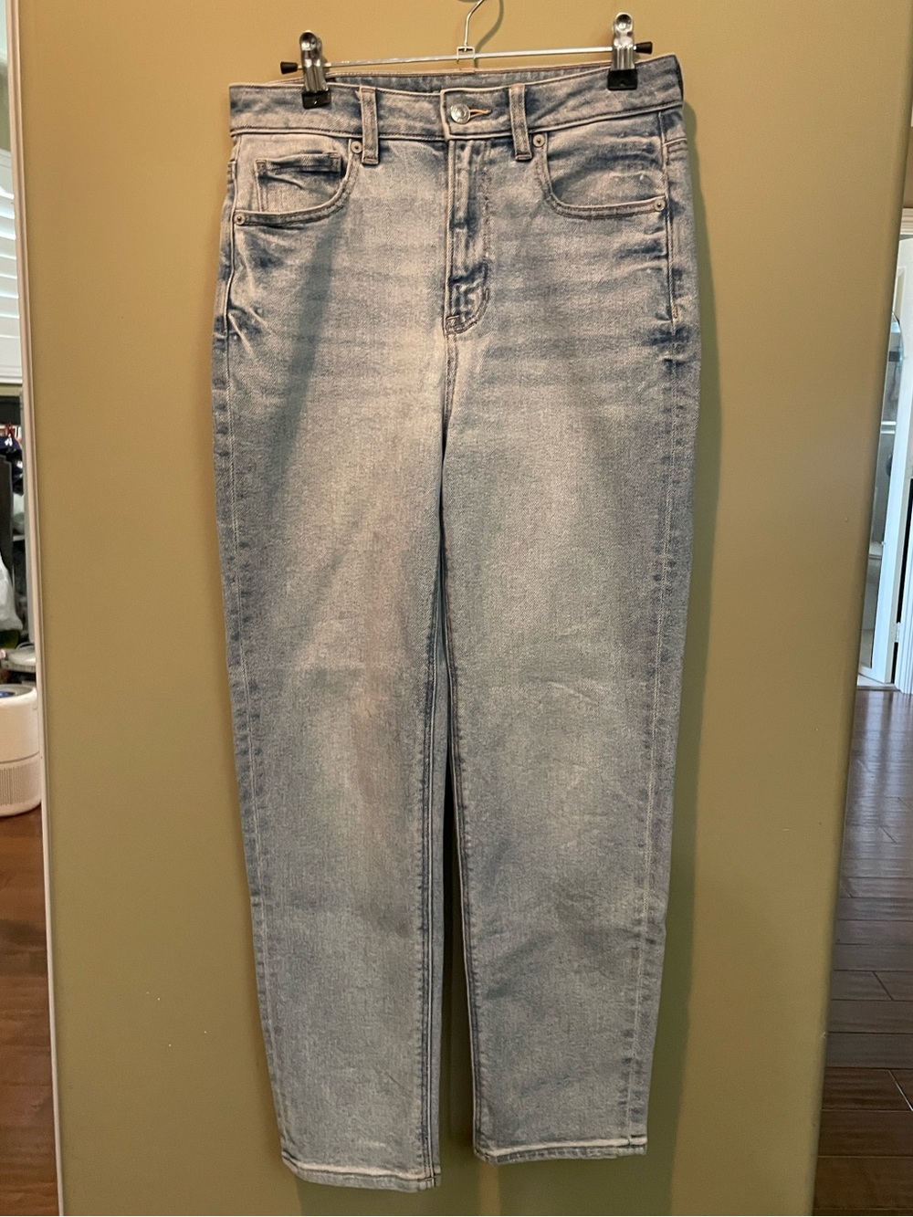 American Eagle Mom Straight Jeans Petite